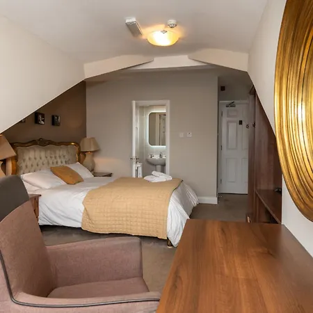 Coach Hill House Rochestown Road T12a895 Bed and breakfast *