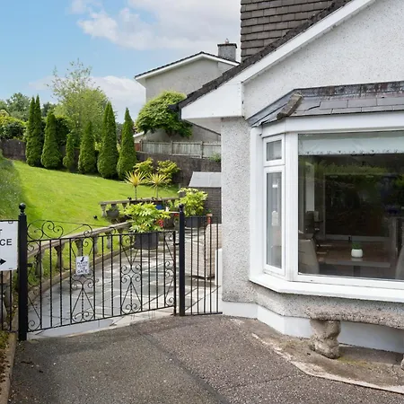 Coach Hill House * كورك