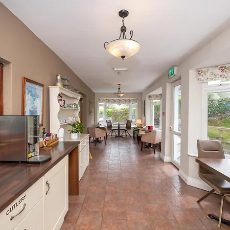 Bed & Breakfast Coach Hill House *