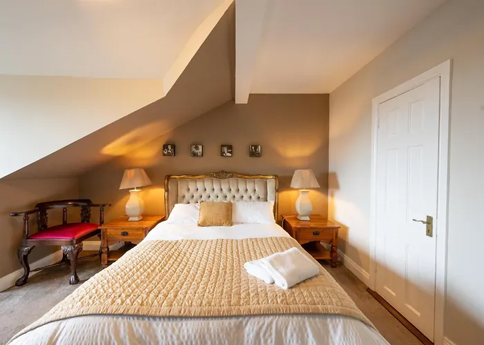 Bed & Breakfast Coach Hill House *